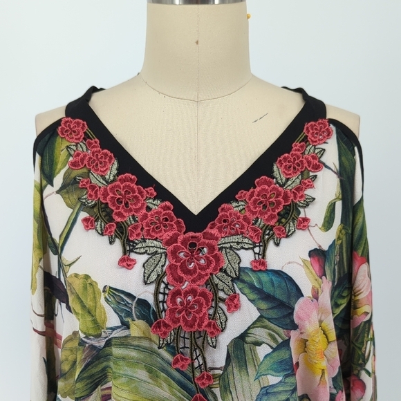 Alberto Makali Tropical Cold Shoulder Top Green Red XS bohemian coastal grandma - Picture 3 of 8